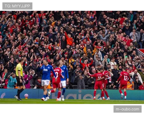 利物浦客场2-1绝杀埃弗顿，范戴克头球制胜